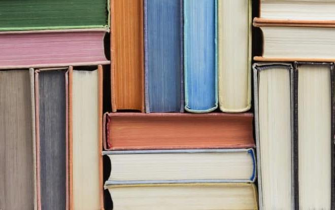 Eine sorgfältig kuratierte Auswahl der besten Bücher, Podcasts und TV-Serien des Jahres 2019, bereit, Ihre Freizeit zu bereichern.
