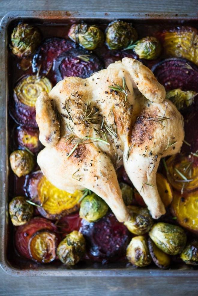 Flachgegrilltes Hähnchen vom Backblech Abendessen
