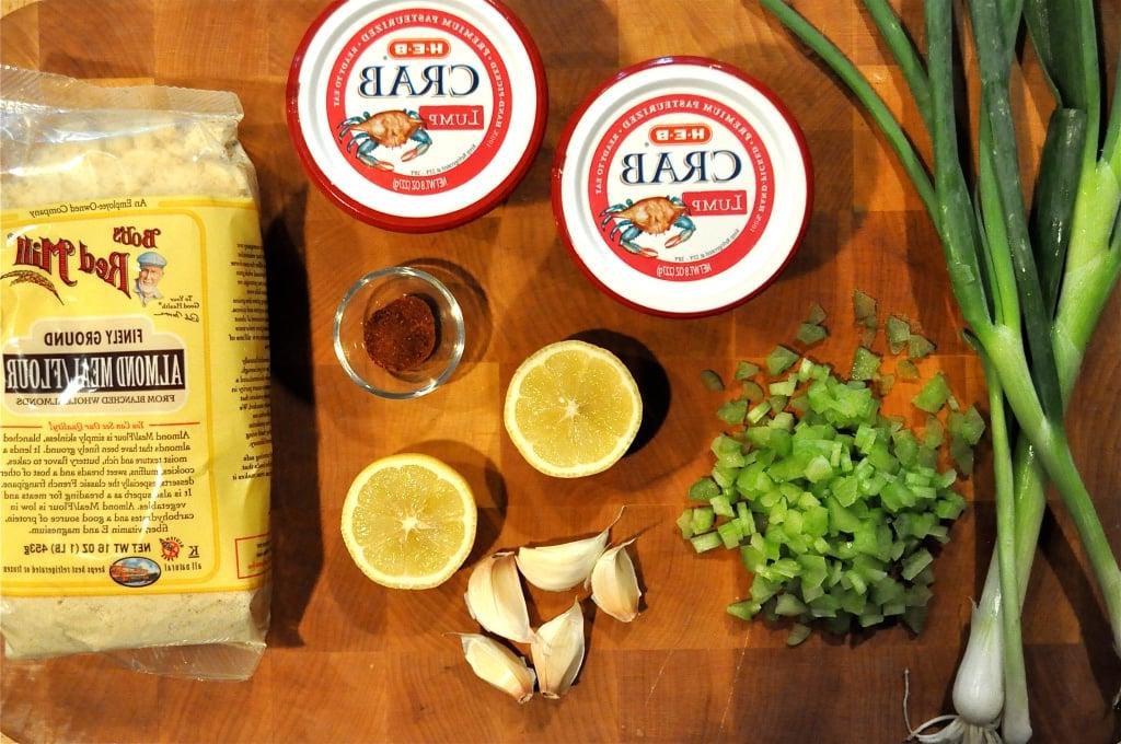 Zutaten für Paleo Krabbenküchlein mit Zitronen-Knoblauch-Aioli