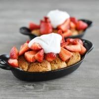 **Erdbeer-Shortcake-Pfännchen** 3 Erdbeer-Shortcake aus der Pfanne