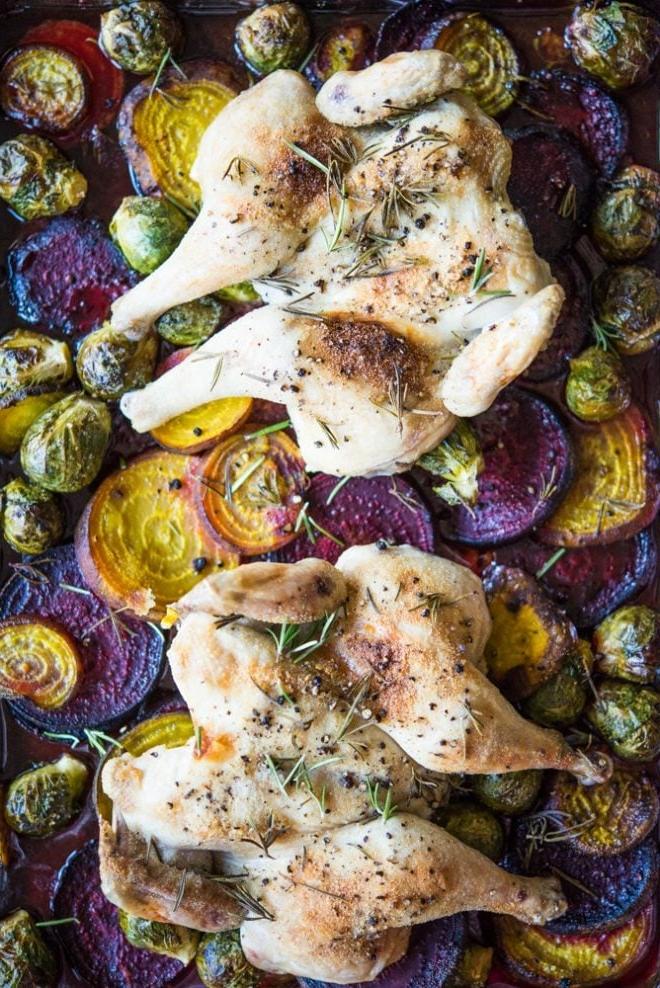 Flachgegrilltes Hähnchen vom Backblech Abendessen