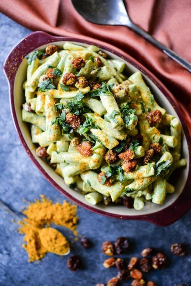 Gekühlter Curry-Grüner-Bohnen-Salat ist die perfekte Sommerbeilage! | Fed & Fit