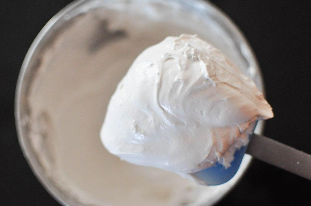 Paleo Lebkuchenhaus 73 Royal Icing im Spritzbeutel