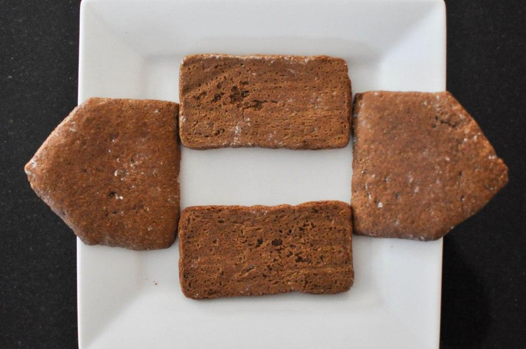 Paleo Lebkuchenhaus 81 Glasurlinie als Basis auf der Platte