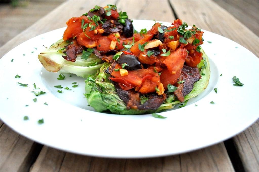 paleo gegrillter römersalat und specksalat