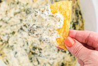 Creamy Slow Cooker Spinach Artichoke Dip