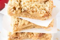 Cinnamon Apple Crumble Bars