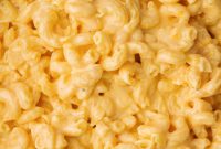 Creamy Slow Cooker Mac and Cheese