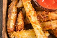Garlic Parmesan Baked Potato Wedges