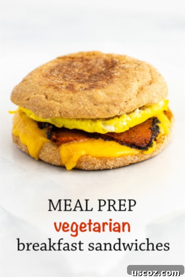 Vegetarian meal prep ideas – these easy English muffin breakfast sandwiches taste amazing and are so easy to make! #vegetarian #breakfast #mealprep #englishmuffin #breakfastsandwich 