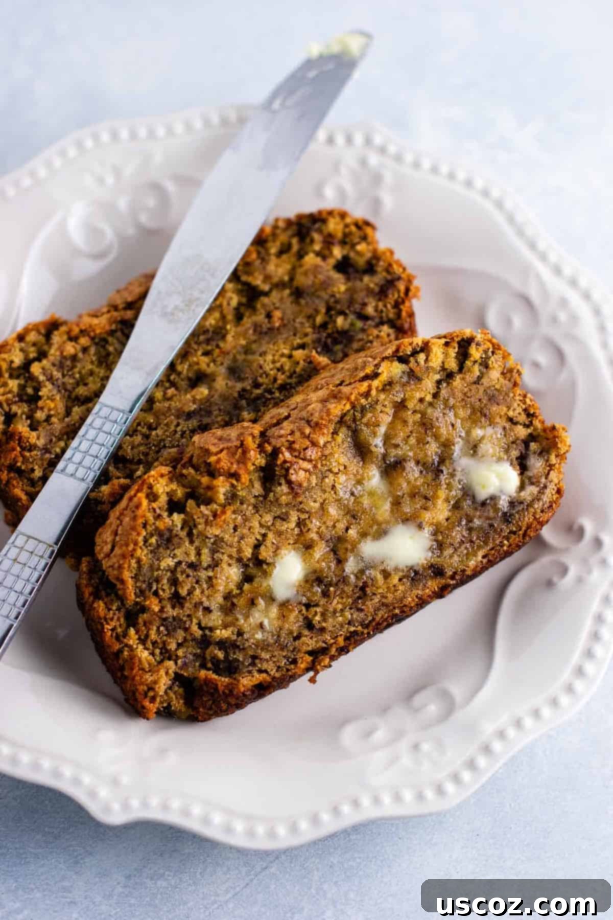 Vegan banana bread recipe – so easy to make and tastes delicious! #vegan #bananabread #veganrecipe #dairyfree #veganbreakfast