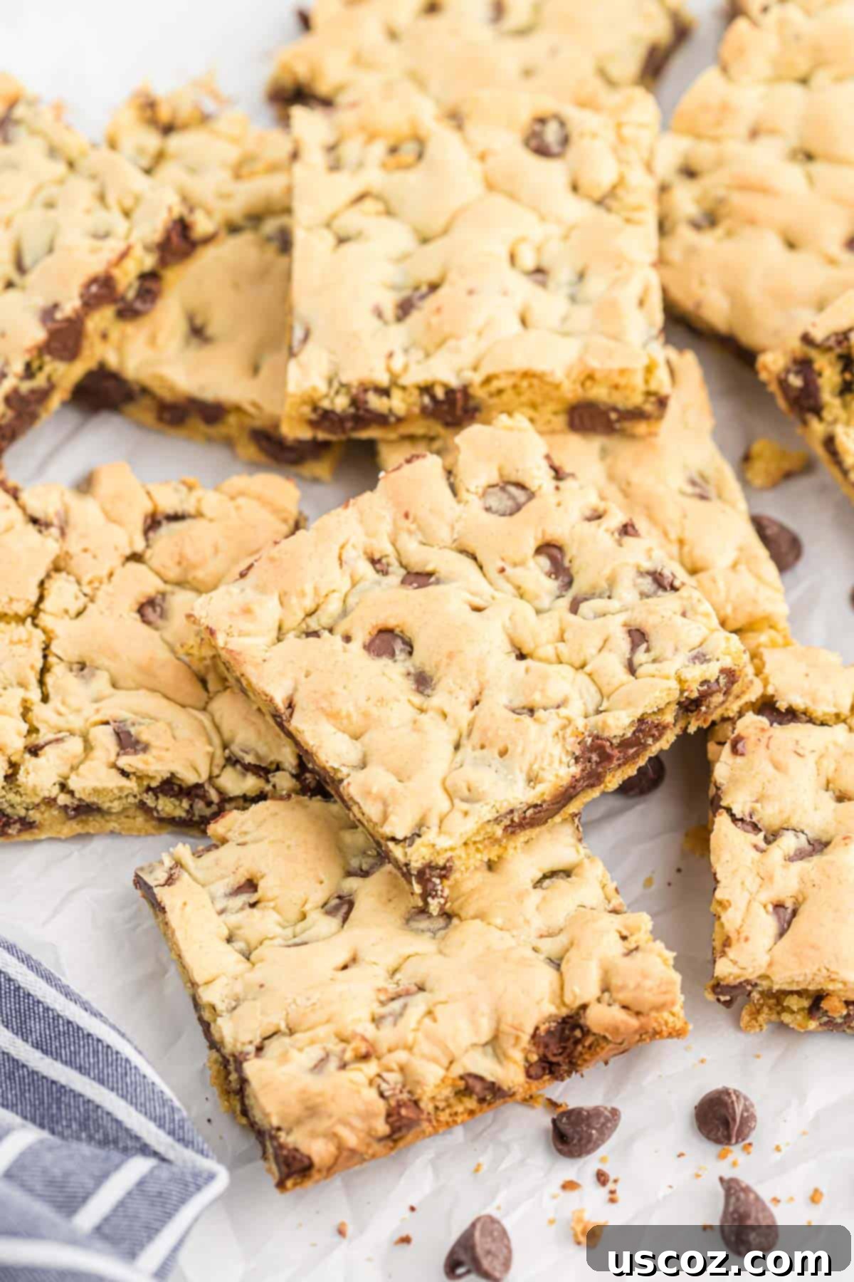 Cake Mix Cookie Squares 2 chocolate chip cookie bar - a delicious and easy dessert made from cake mix