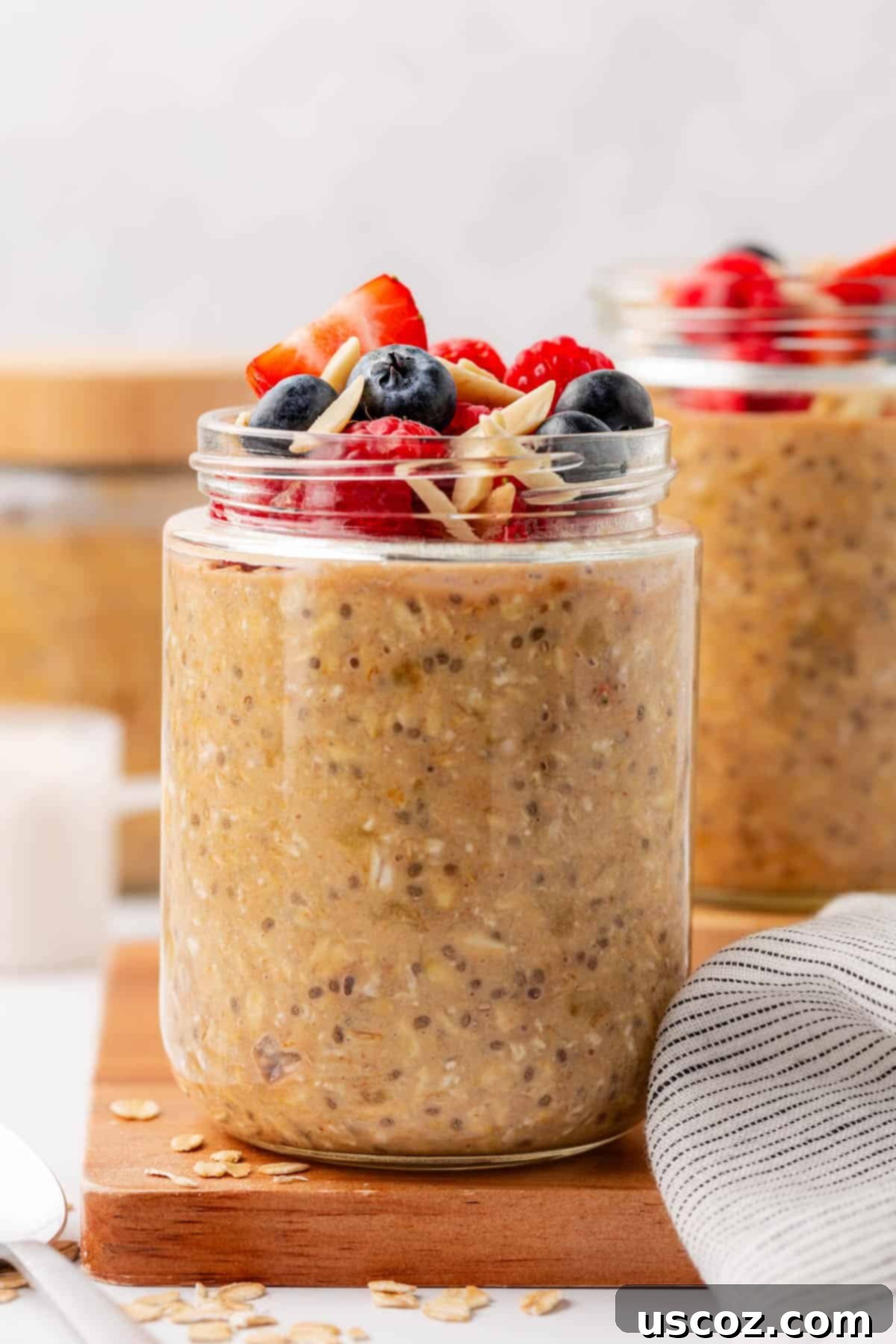Power-Packed Overnight Oats 16 protein overnight oats topped with berries and almonds