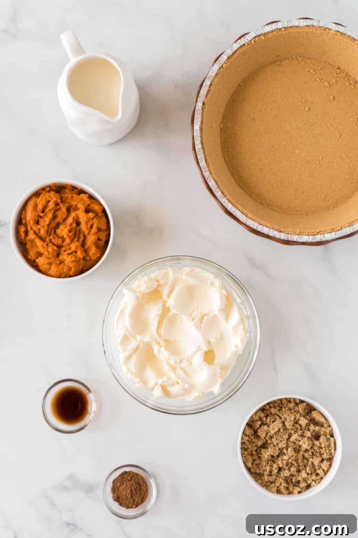 Creamy Pumpkin Delight 4 ingredients to make pumpkin cream pie