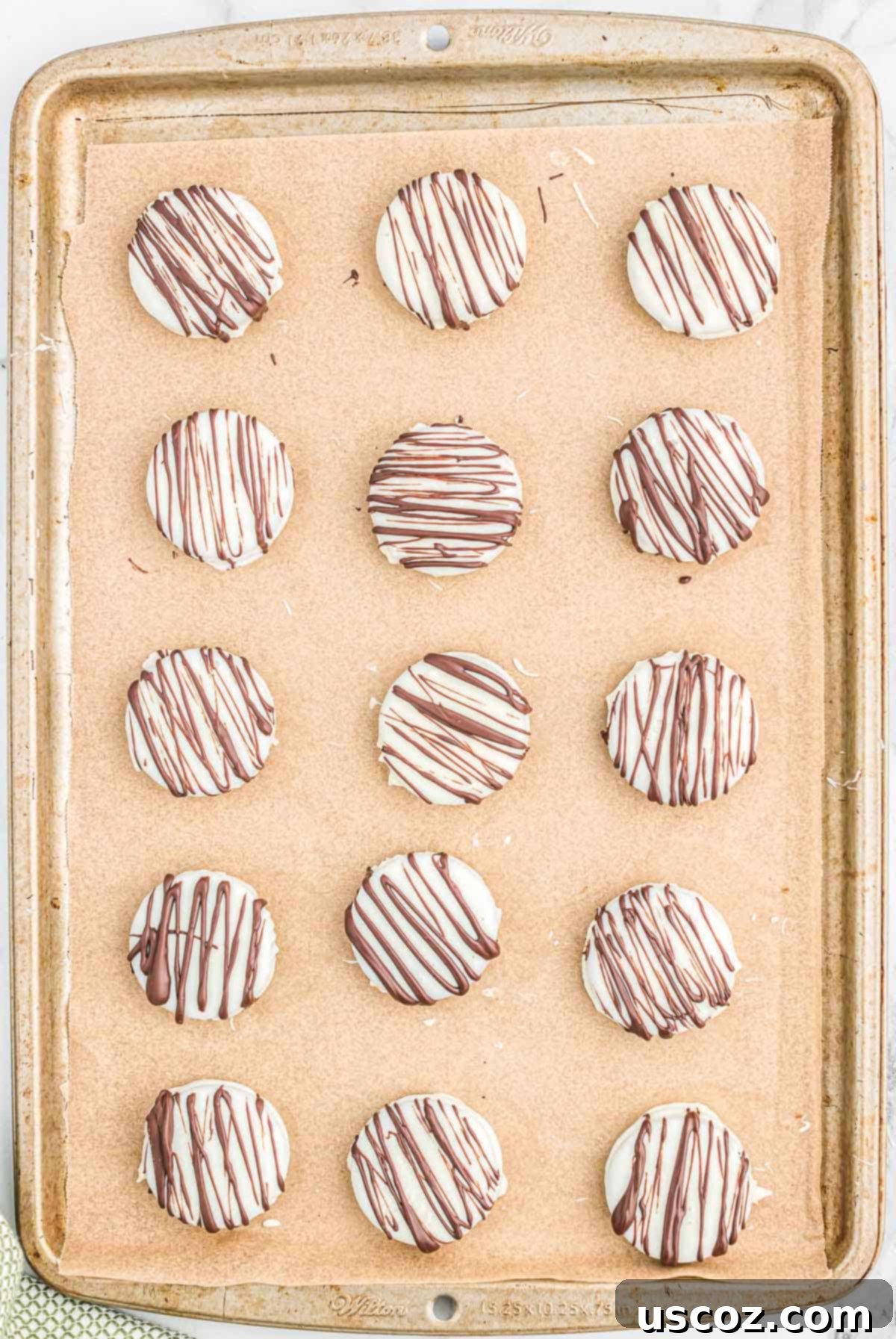 Decadent White Chocolate Oreos 7 oreos drizzled with dark chocolate