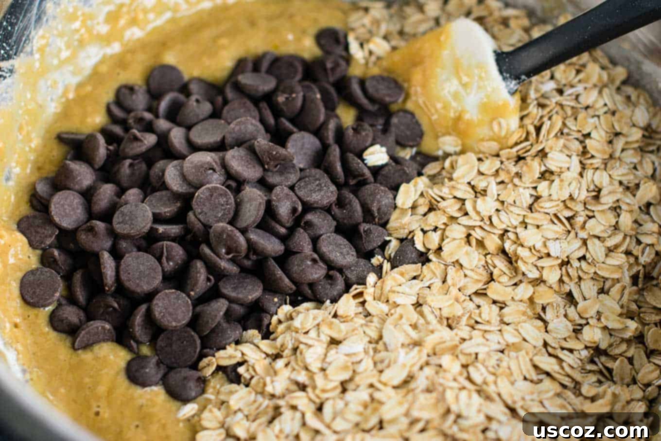 Chewy Oatmeal Chocolate Chip Cookie Muffins 6 Oatmeal chocolate chip cookie muffins - breakfast that tastes like dessert! #chocolatechipmuffins #healthy #breakfast #wholewheat #oatmealchocolatechip