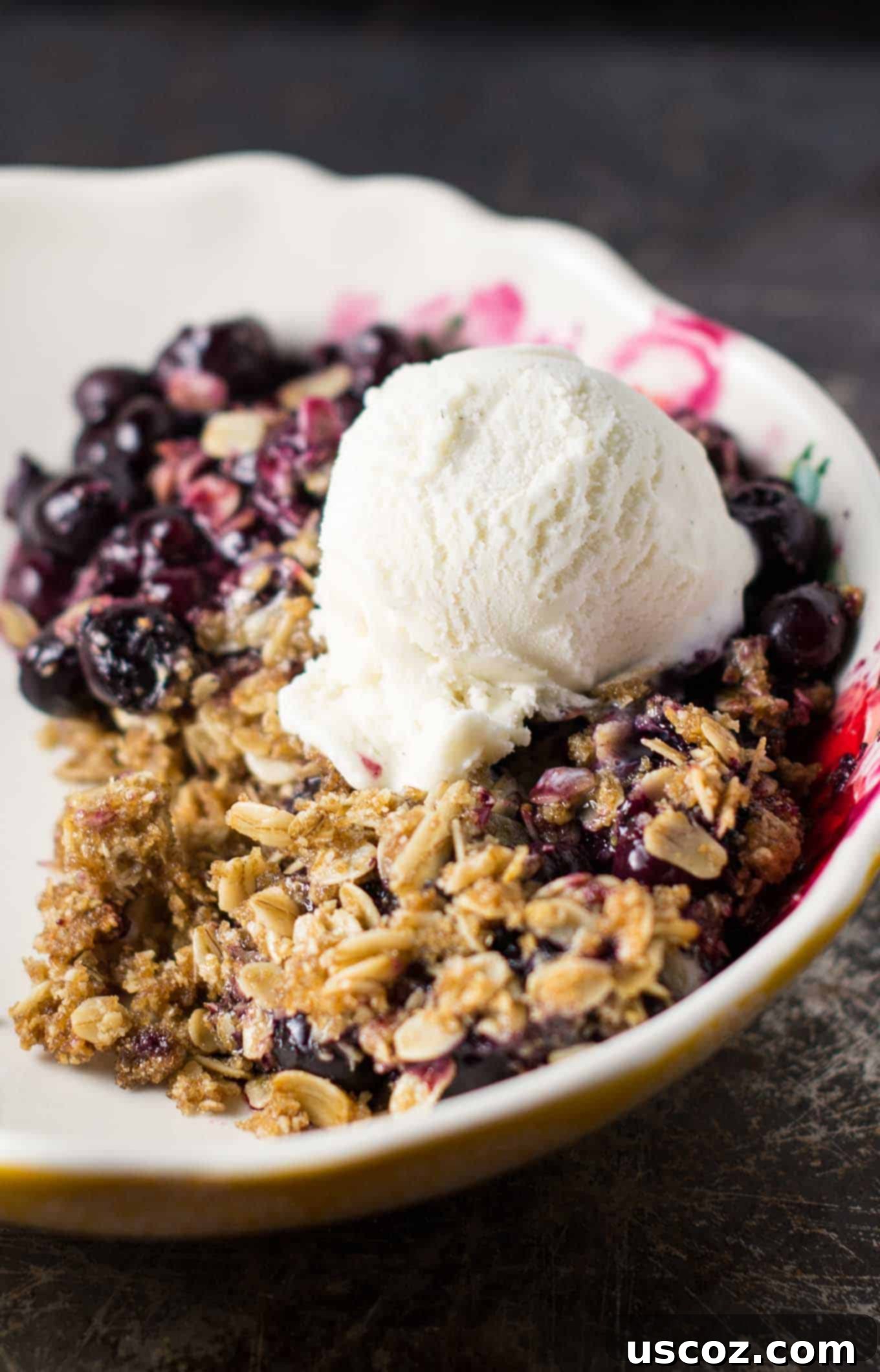 Gluten free vegan blueberry peach crisp recipe via @buildyourbite