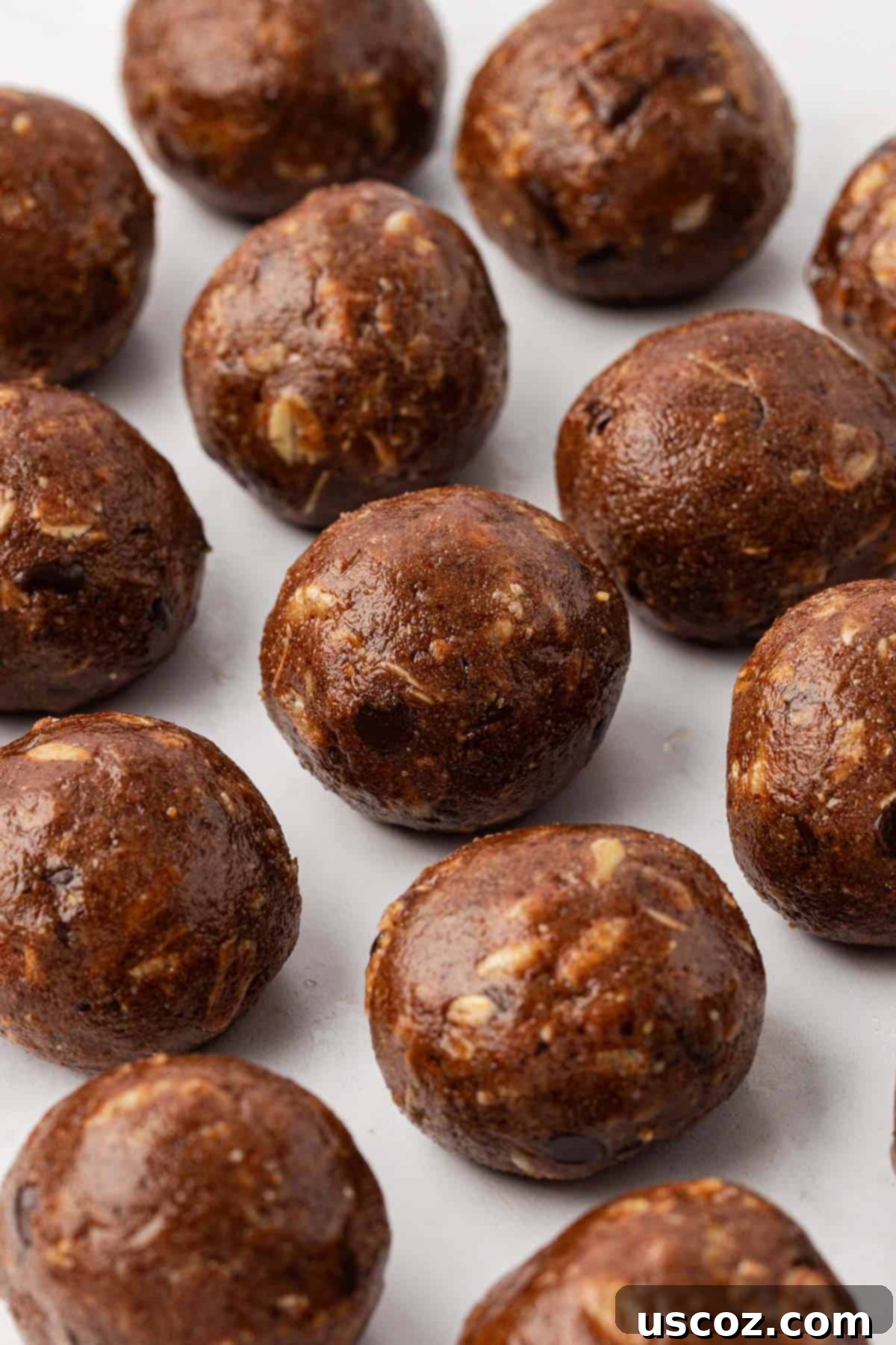 Mint Chocolate Power Bites 3 mint chocolate energy bites