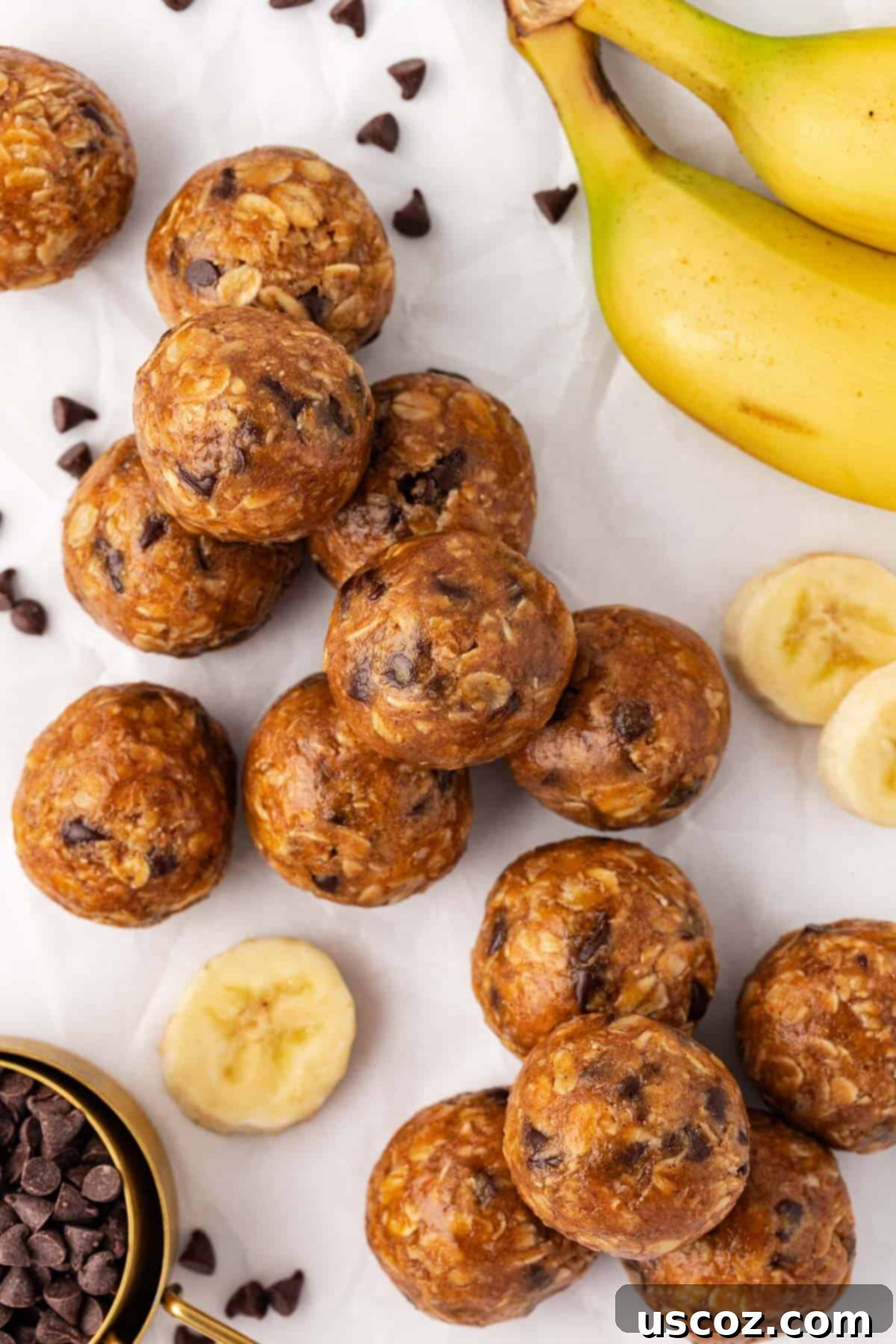 Banana Bread Energy Bites 3 Close-up of ready-to-eat banana bread energy bites