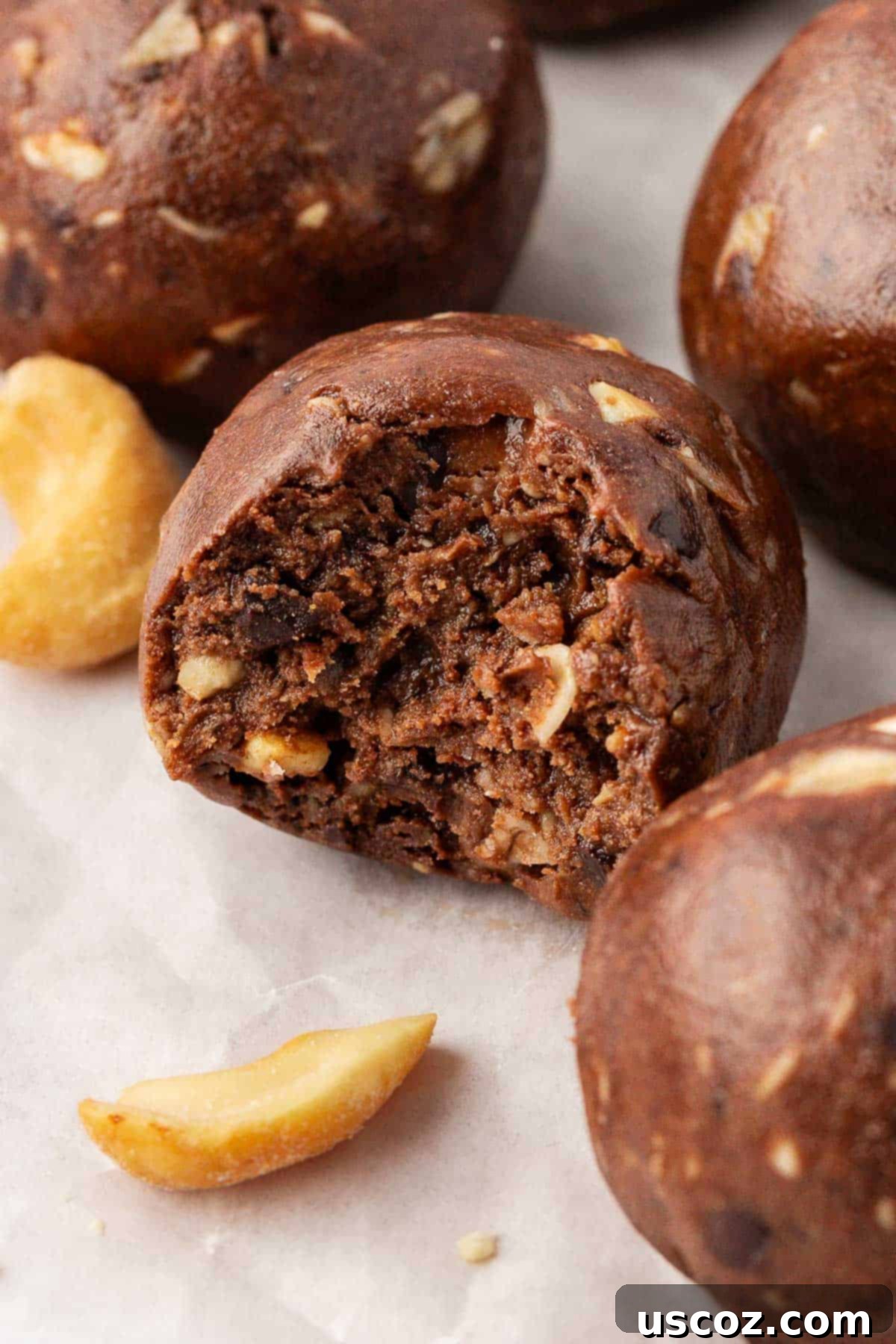 Choco-Cashew Power Bites 3 chocolate cashew energy bites