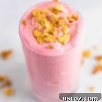 Skinny strawberry cheesecake smoothie made with healthy ingredients! Perfect for breakfast or a healthy dessert. #strawberrycheesecakesmoothie #smoothie #healthy #greekyogurt #breakfast #healthy #dessert