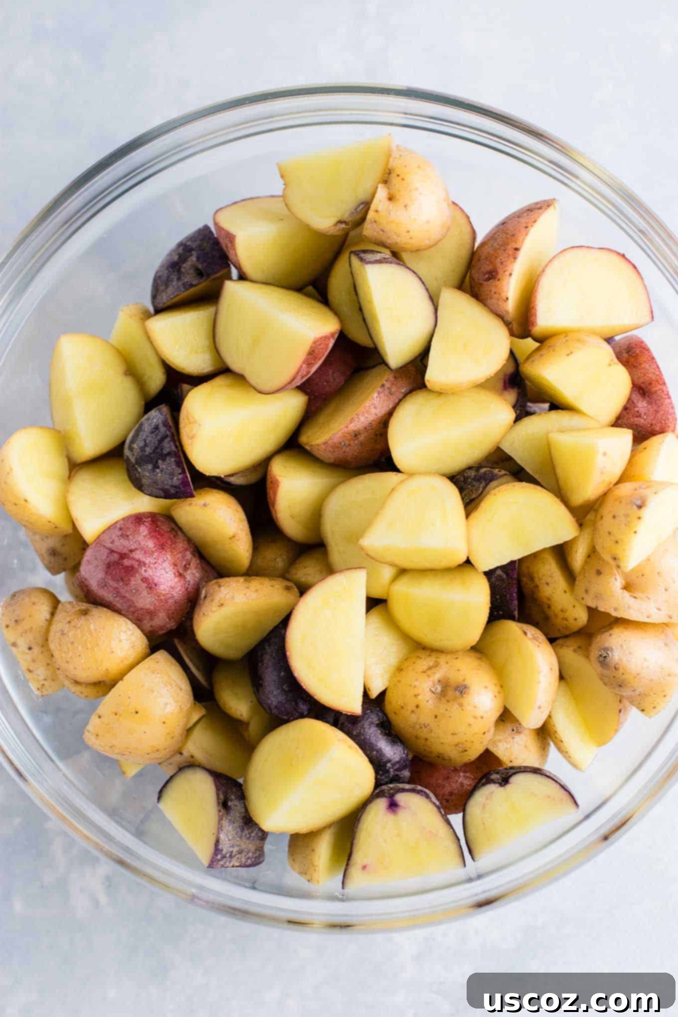 Easy garlic parmesan roasted potatoes recipe #garlicparmesanpotatoes #sidedishes #potatoes