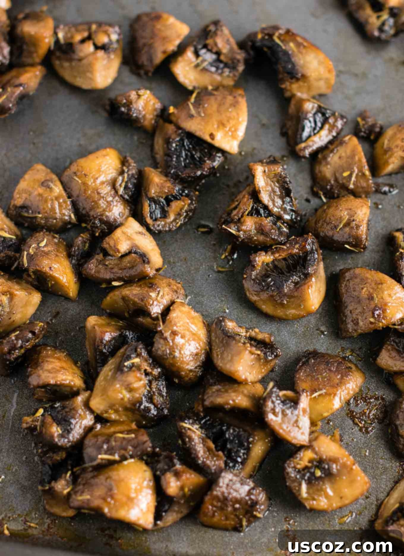 No-Fuss Roasted Mushrooms 2 Quick and easy roasted mushrooms recipe. Perfect healthy side dish! #sidedish #roastedmushrooms #vegan #meatless #mushrooms #dinner #vegetables