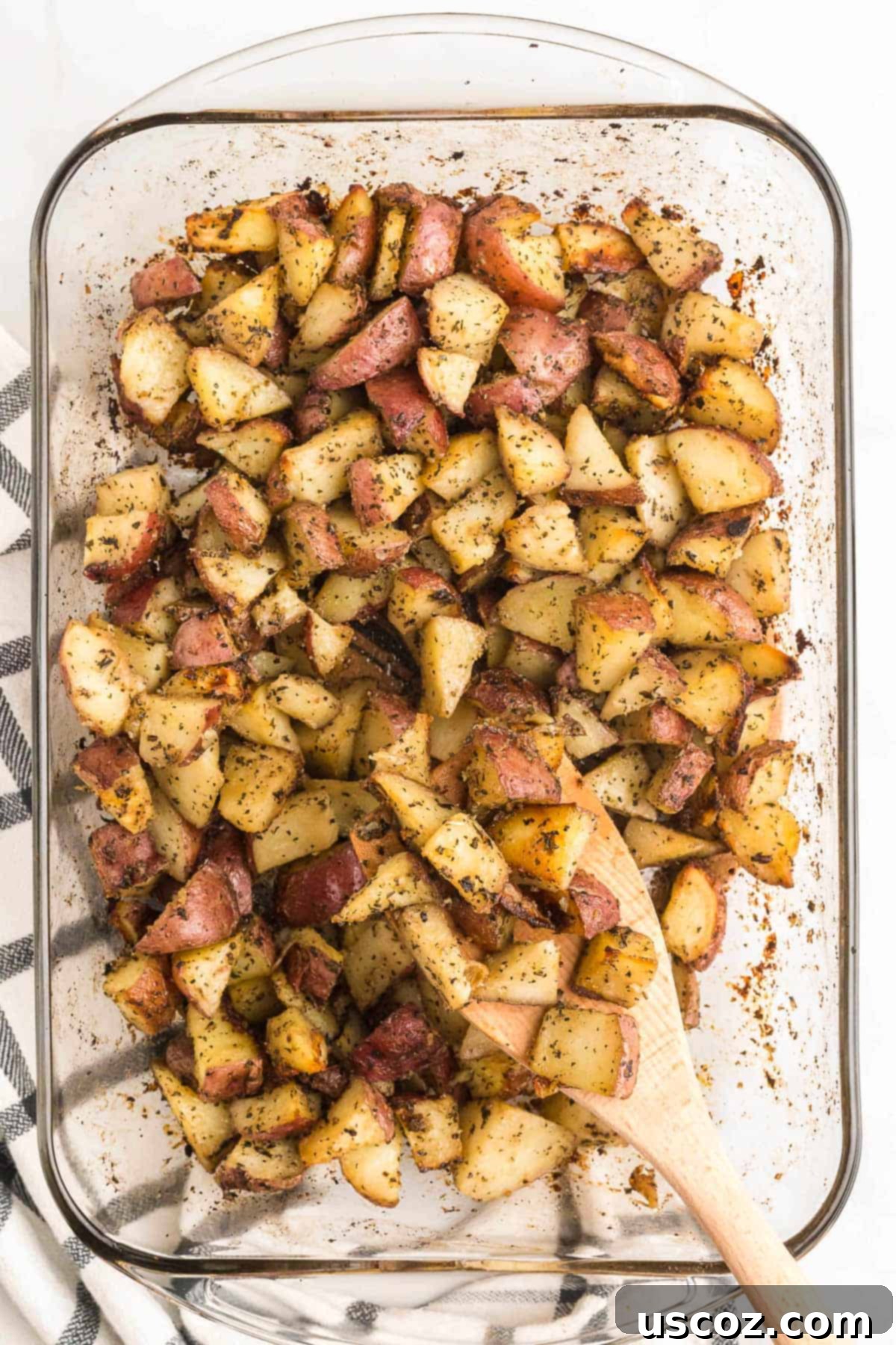 Garlic Herb Roasted Baby Red Potatoes 8 close-up of golden brown roasted baby red potatoes with crispy edges, ready to serve