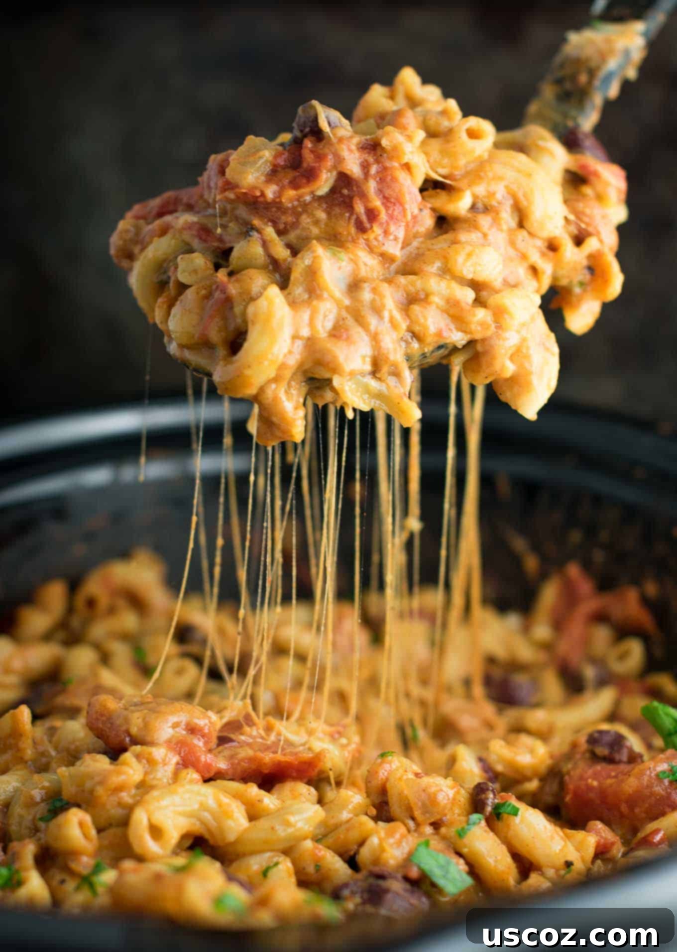 Crock Pot Pasta: Does It Actually Work? 6 This Slow Cooker Vegetarian Chili Mac Recipe is made entirely in the crockpot, including the noodles. An easy vegetarian crockpot recipe perfect for feeding a crowd.